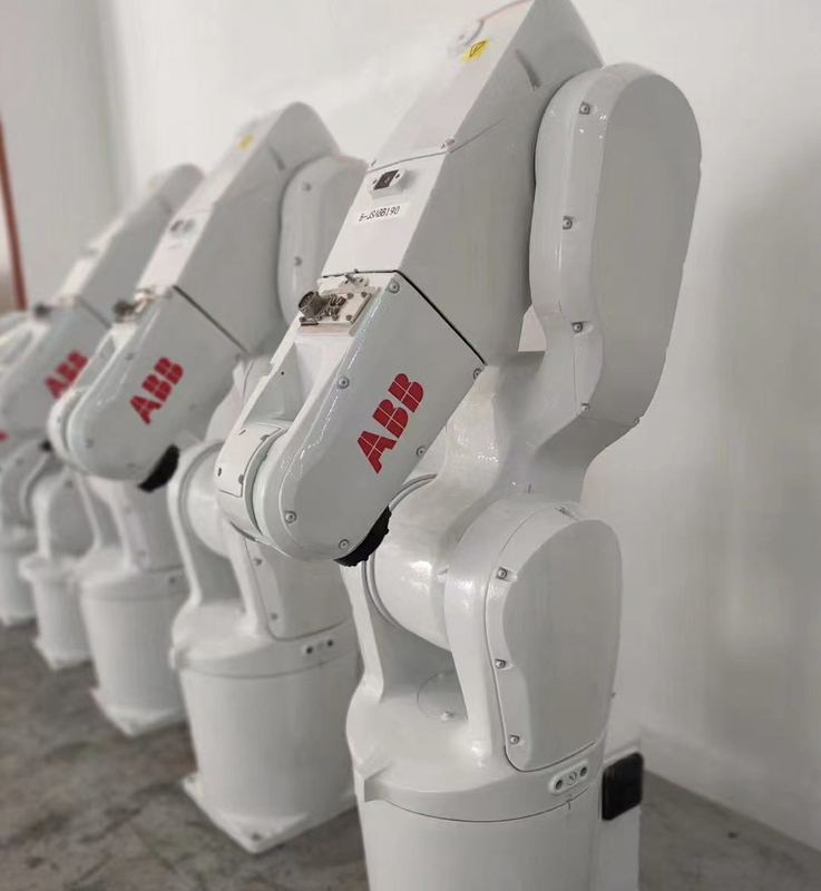 Βιομηχανικός βραχίονας 6 ρομπότ ABB IRB1200-5/0.9 εργασία άξονα με το αγαθό ρομπότ οράματος στη συνέλευση