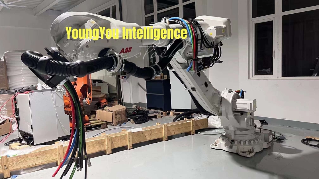 Μηχανικός βραχίονας ρομπότ Abb για την πώληση ABB IRB 6700 γραμμή 2600mm πακέτων μπαταριών διανομής
