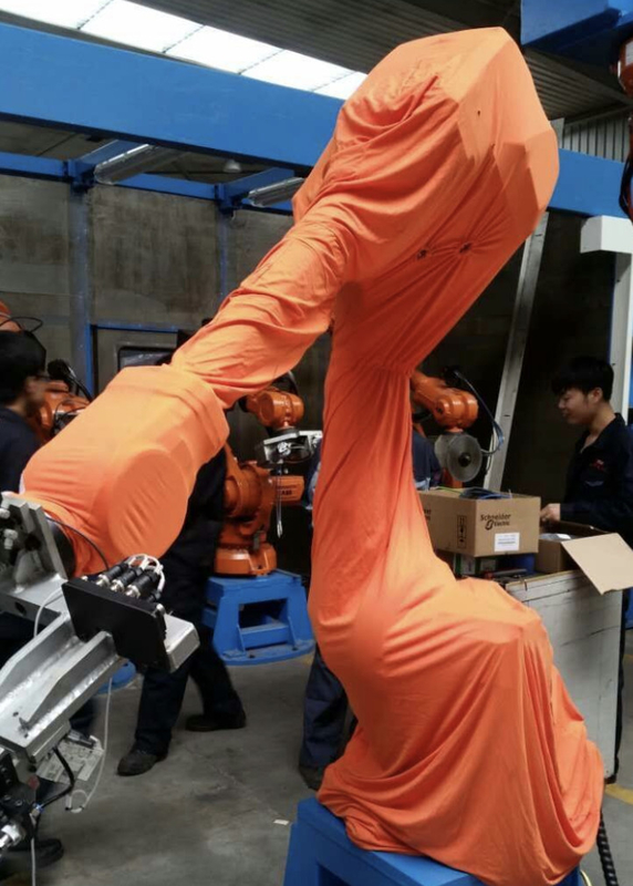Το ρομπότ Fanuc καλύπτει το αδιάβροχο χρώμα ενάντια στο όξινο αλκάλιο στο χειρισμό του εργαστηρίου χημικών ουσιών