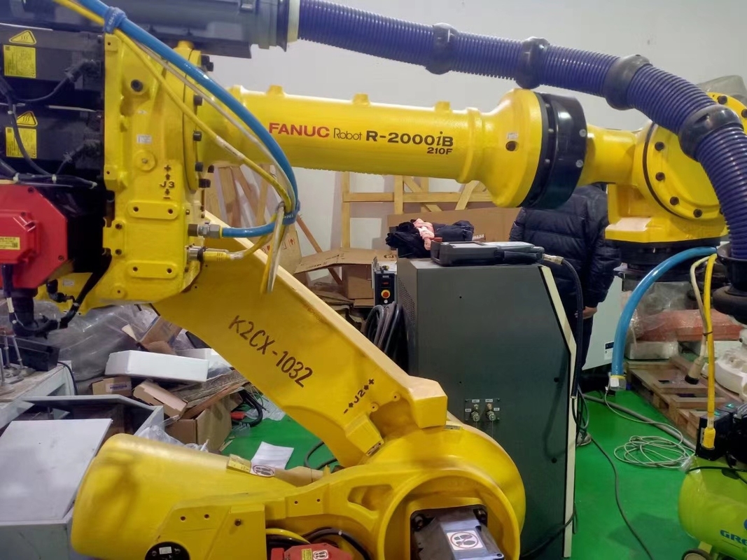 Βραχίονας ρομπότ Fanuc 165F Grad βιομηχανικός με την έξοχος-μακριά έκταση βραχιόνων του ωφέλιμου φορτίου 2655mm 165kg