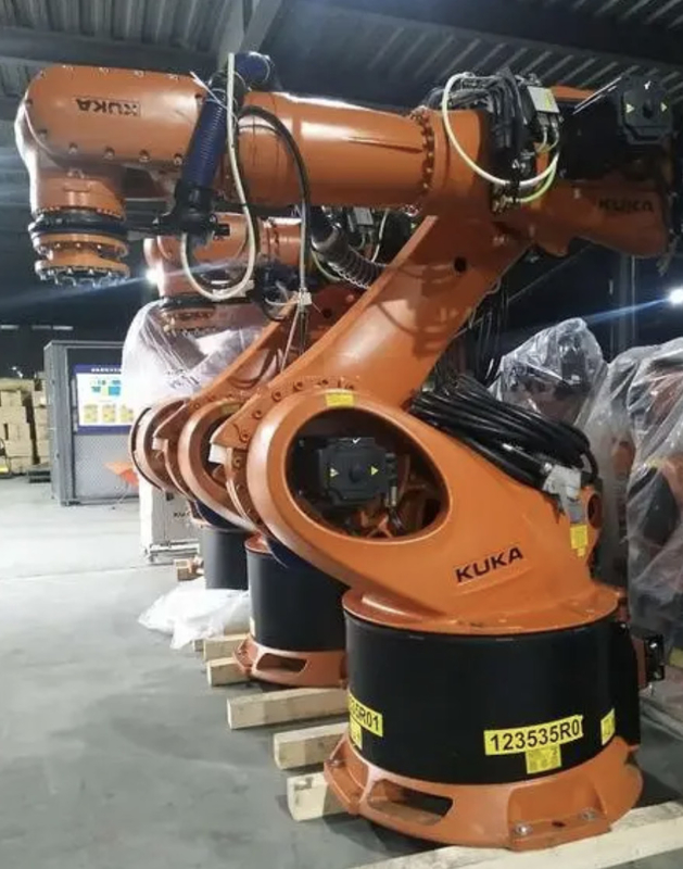 Kuka βραχίονας ρομπότ 6 άξονα KR 500 για την κατασκευή των μεγάλων βαριών τμημάτων λαβών 500kg