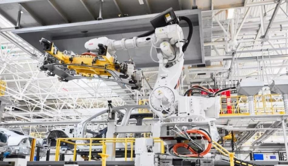 Ο βραχίονας ρομπότ Abb έξι-άξονα που χαράζει διαμορφώνοντας το ρομπότ IRB 8700 Palletizing τα αυτοκίνητα εργοστάσια συγκόλλησης
