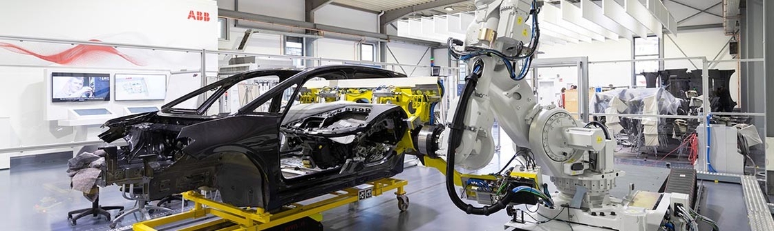Ο βραχίονας ρομπότ Abb έξι-άξονα που χαράζει διαμορφώνοντας το ρομπότ IRB 8700 Palletizing τα αυτοκίνητα εργοστάσια συγκόλλησης