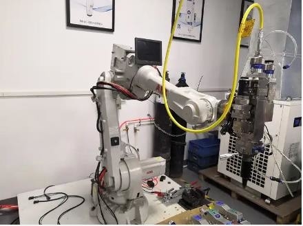 Σύστημα ABB Kuka Fanuc 6 ρομπότ συγκόλλησης λέιζερ ινών βραχίονας ρομπότ άξονα   Βάθος 0.046mm